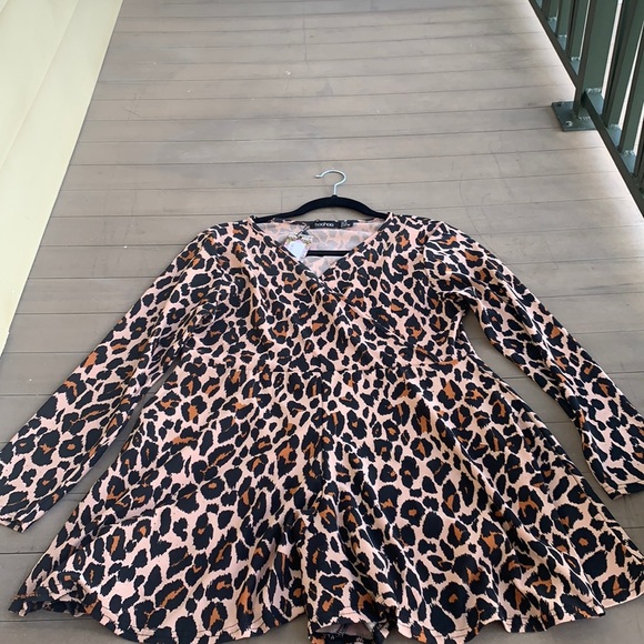 Unworn Leopard Long Sleeve Playsuit Size 16 - Picture 1 of 14